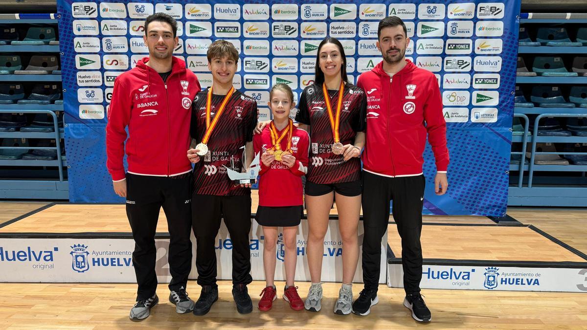 La expedición pontevedresa en Huelva.