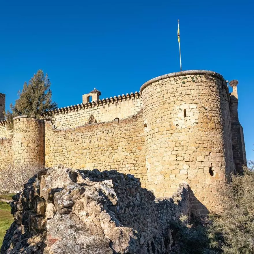 El refugio de Santiago Segura (60 años) está en una villa medieval de Segovia