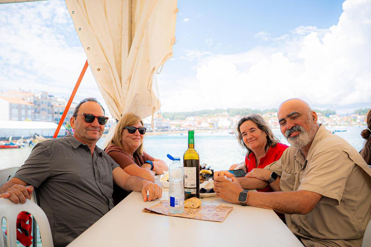 Asistentes a la exaltación gastronómica de A Illa de Arousa.