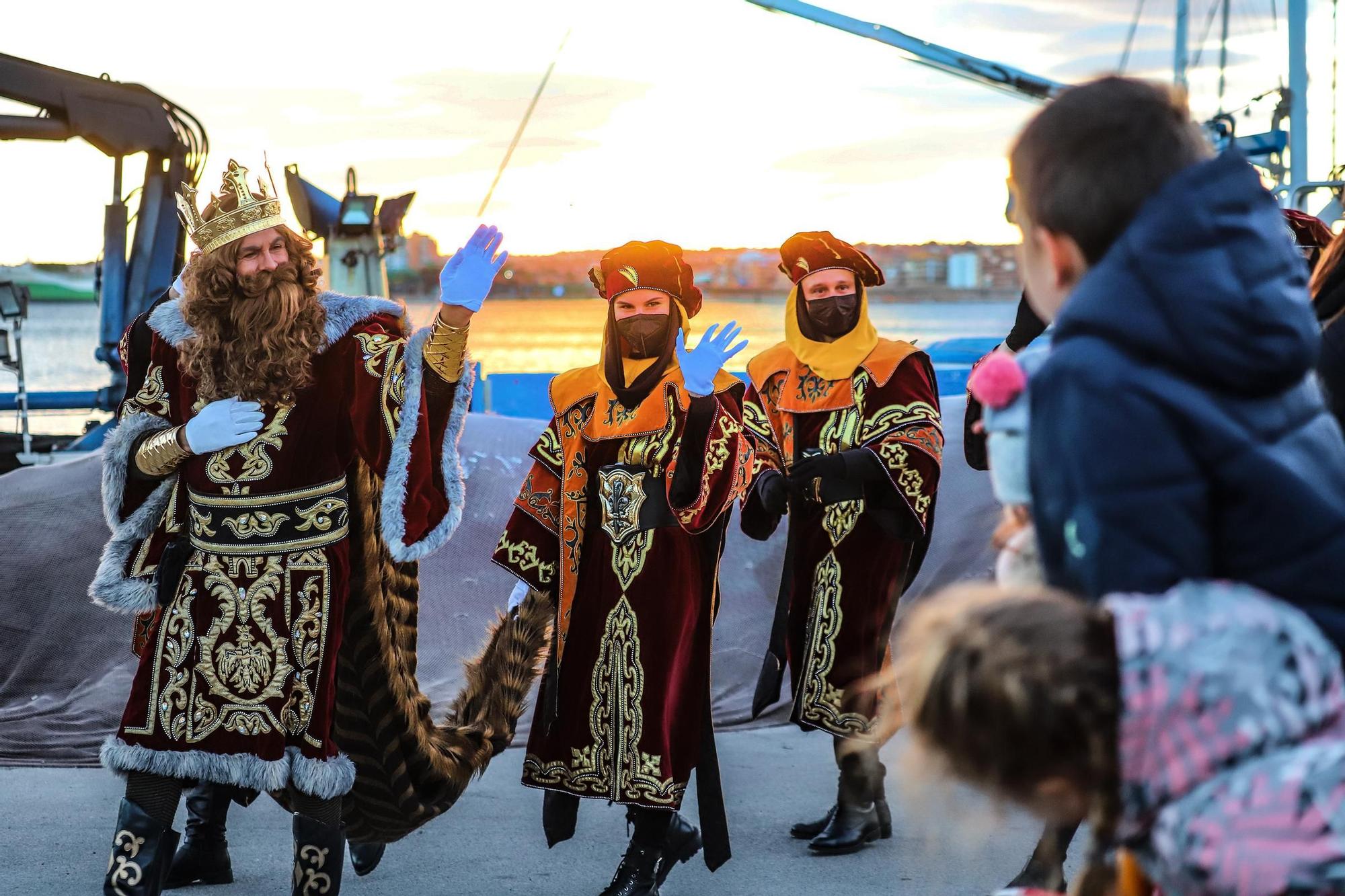 Los Reyes Magos desembarcan en Torrevieja