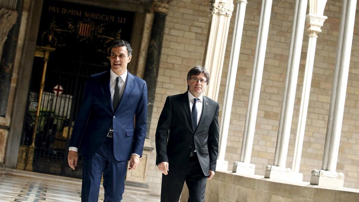 Imatge d'arxiu de Pedro Sánchez i Carles Puigdemont