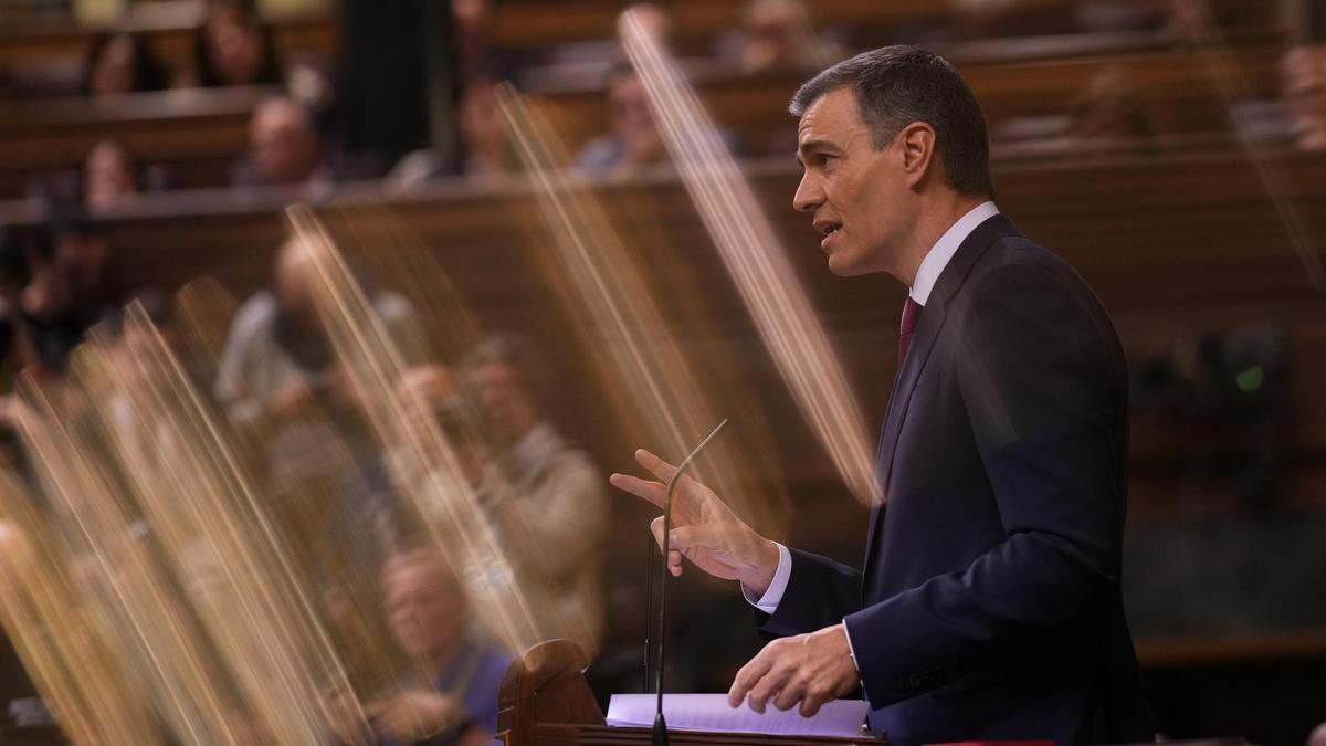 Der Sozialist Pedro Sanchez während der Amtseinführungsdebatte im spanischen Parlament.