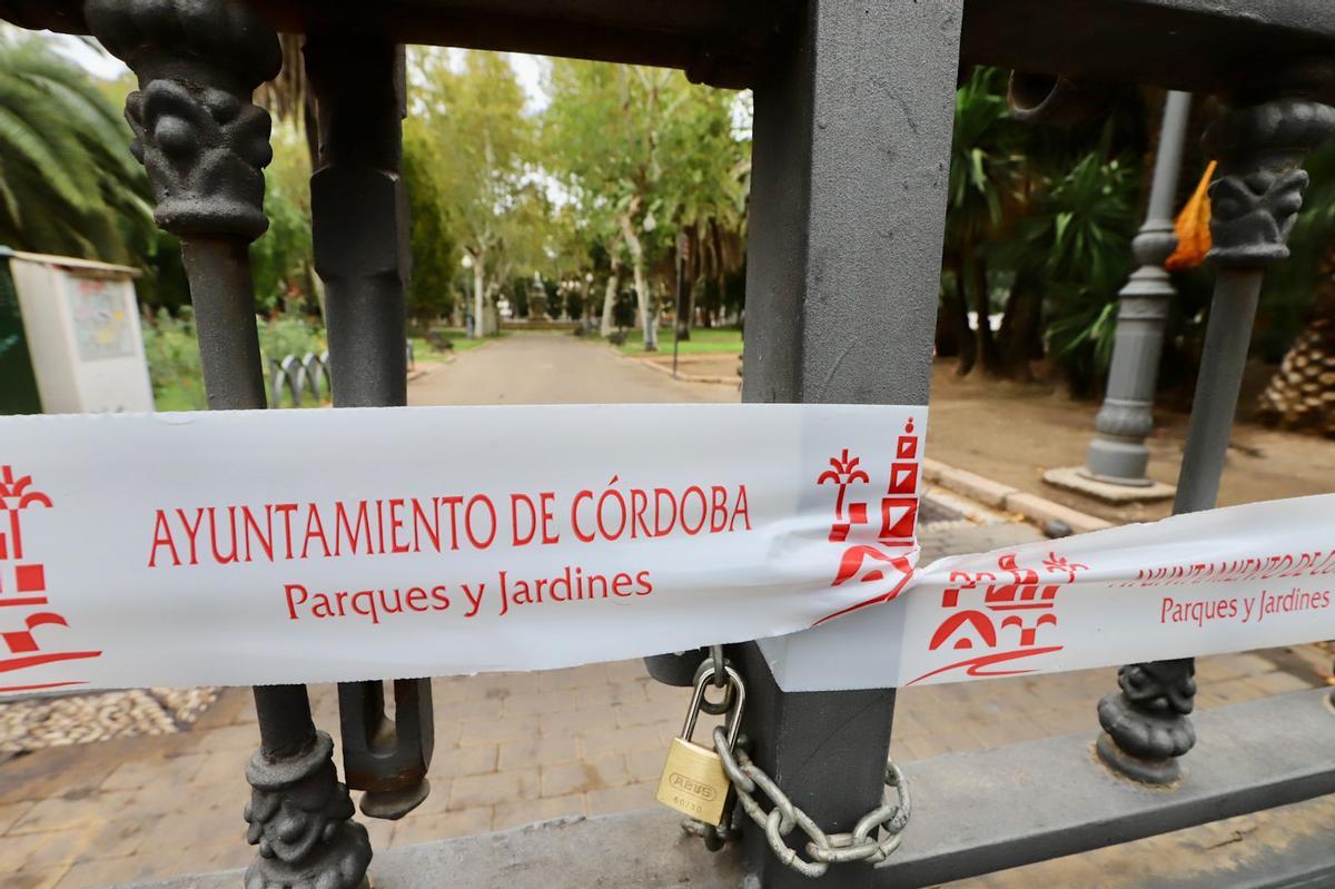 Parque cordobés cerrado durante uno de los últimos temporales en la capital.