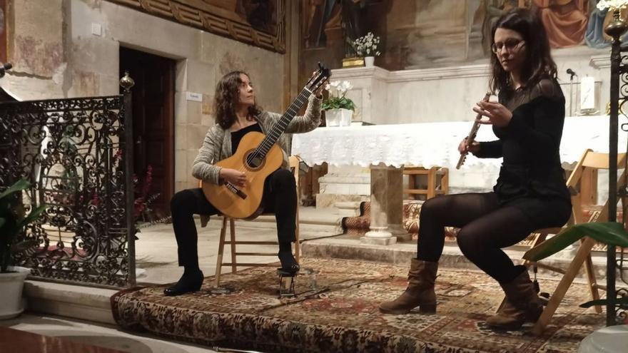 Naisa Duo desplega el seu particular univers musical, a la Basílica de Castelló