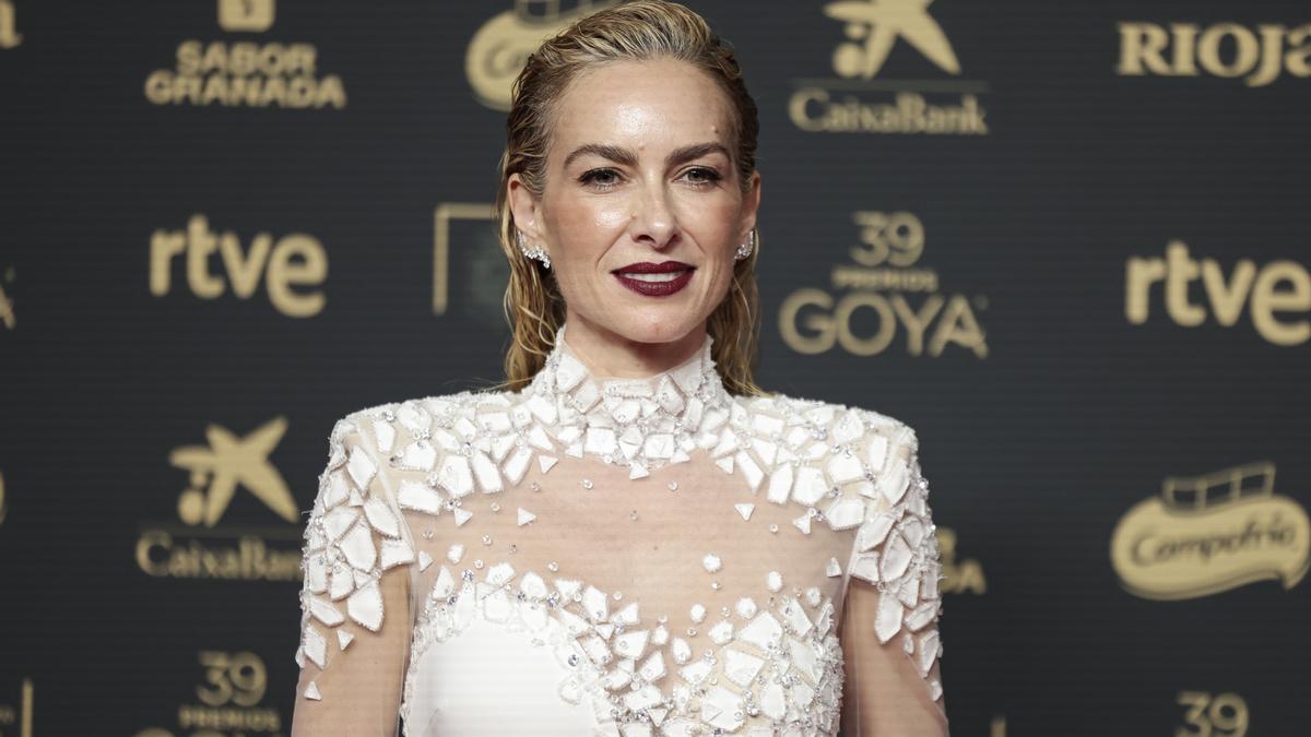 KIRA MIRÓ NOVIA | Kira Miró, la espectacular novia de los Premios Goya