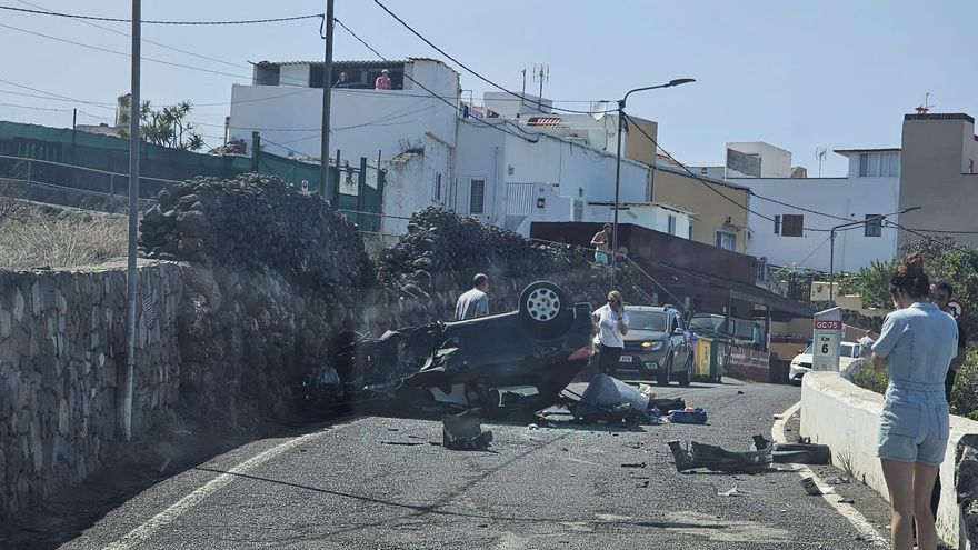 Vuelco de un coche en Gran Canaria: una joven acaba herida