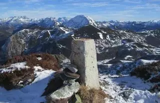 La ruta que te deja ente León y Asturias: subir hasta el Pico Remelendes