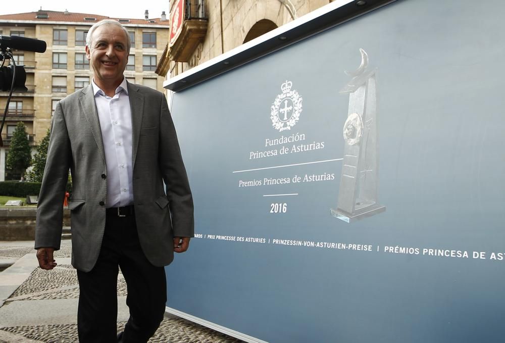 Llegada del premio "Princesa de Asturias" de la Concordia, Pedro Puig Pérez