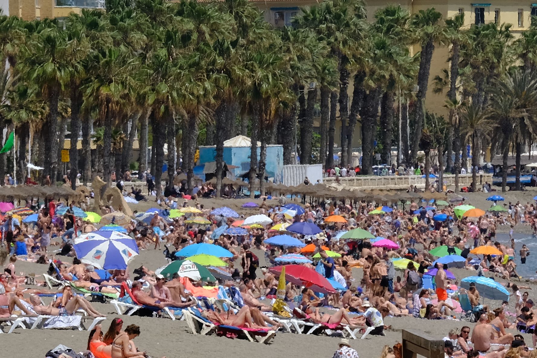 Día de sol y playa en el puente de mayo en Málaga