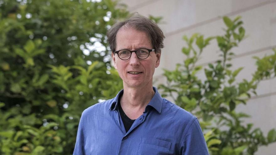 Fabian Sheidler, autor del libro ‘El fin de la megamáquina’, posa para este diario.