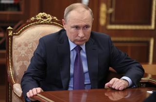Putin redobla las amenazas contra Kiev y rodea Ucrania con más de 90.000 soldados