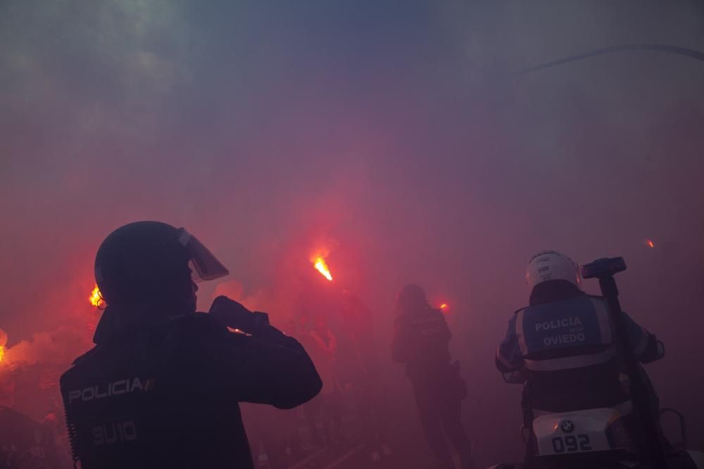 Llegada del Real Oviedo al Tartiere