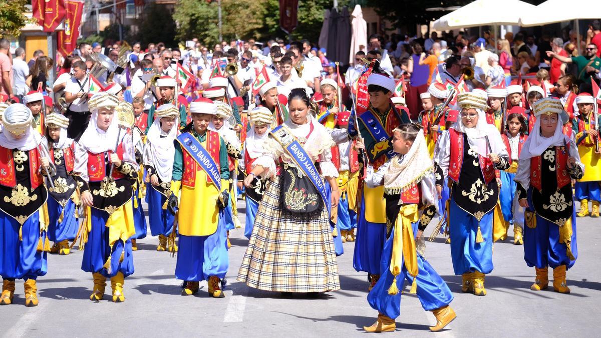 El Desfile de La Esperanza de las últimas fiestas de Moros y Crisitianos de Villena.