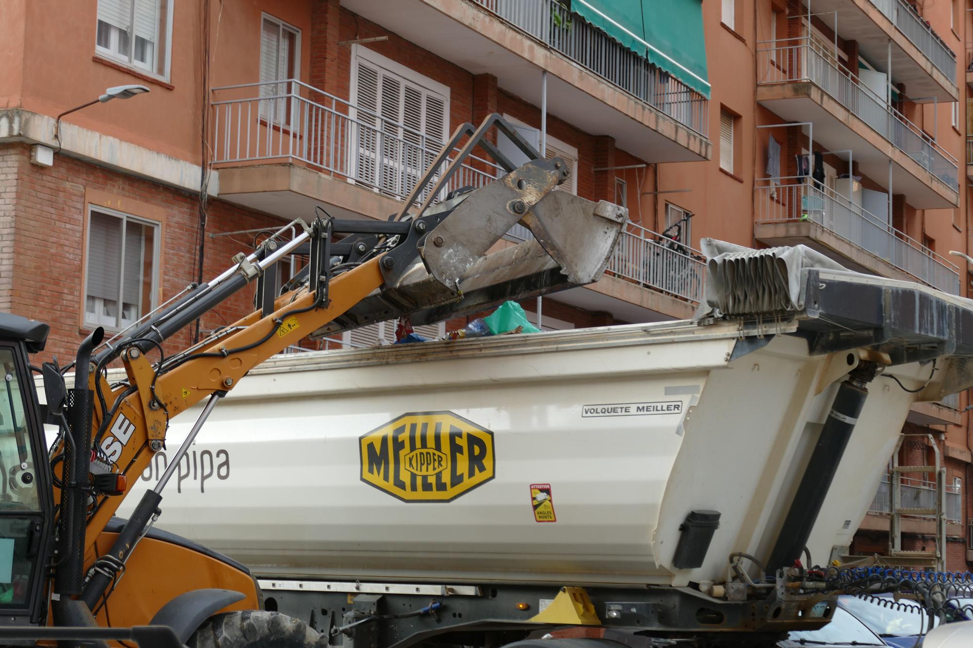 Segueixen les tasques de recollida de deixalles a Figueres