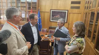 El Gobierno central y el de Aragón revisarán "de la mano" 40 barrancos para acelerar su limpieza
