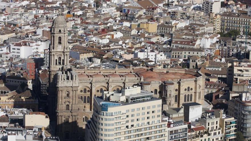 La Catedral de Málaga, en una panorámica desde el aire.