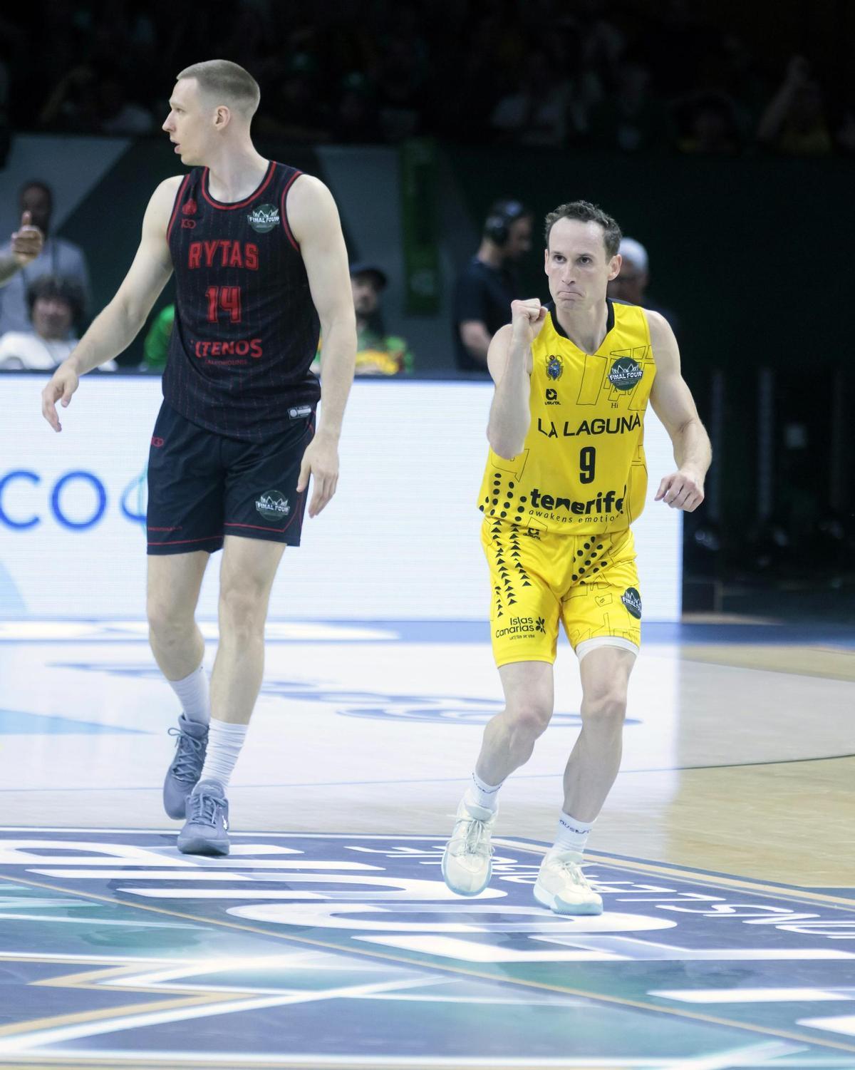 Huertas celebra una canasta en el partido ante el Rytas.