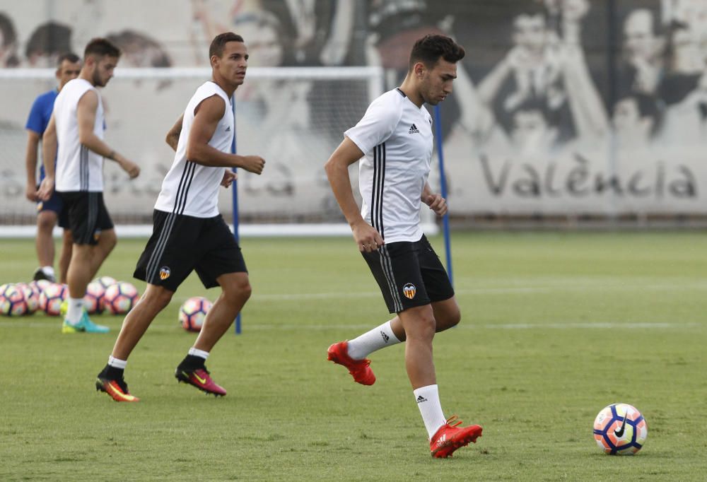 Las mejores imágenes del primer entrenamiento de Munir