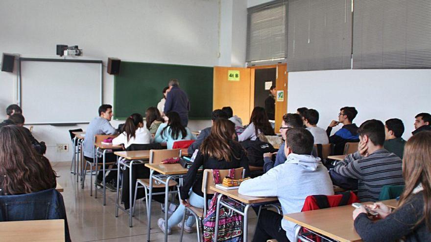 Alumnos de un instituto de Mallorca durante una clase.