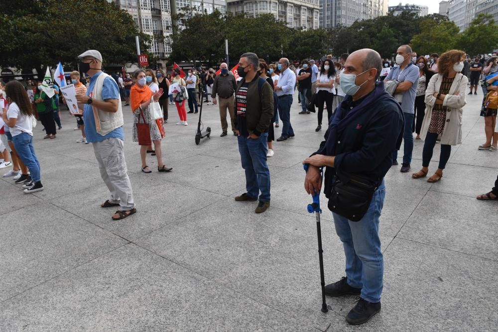 Manifestación educación en la plaza de Pontevedra