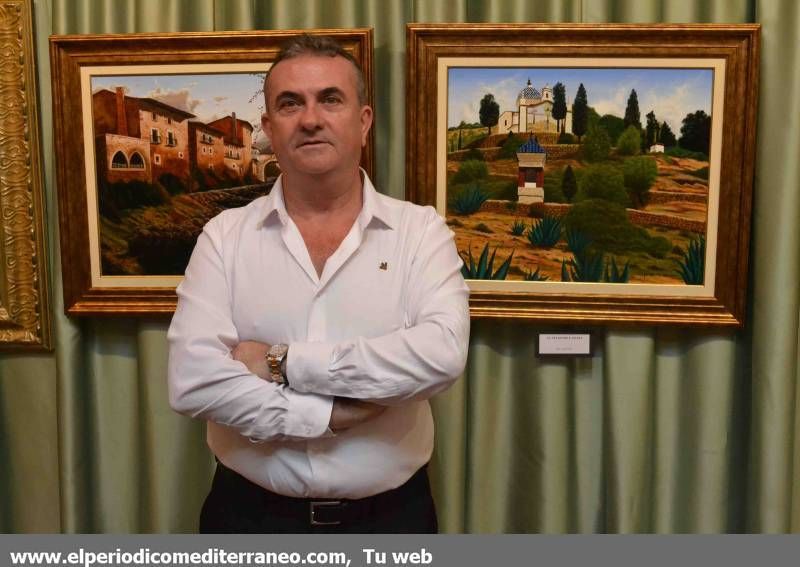 GALERIA DE FOTOS- L'Alcora arropa a Pere Gallén en su nueva exposición en la Caixa Rural