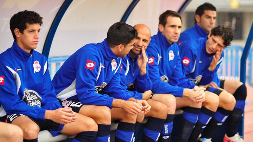 Salomao, Aythami, Manuel Pablo, Borja Fernández, Jesús Vázquez y Riki en el banquillo.