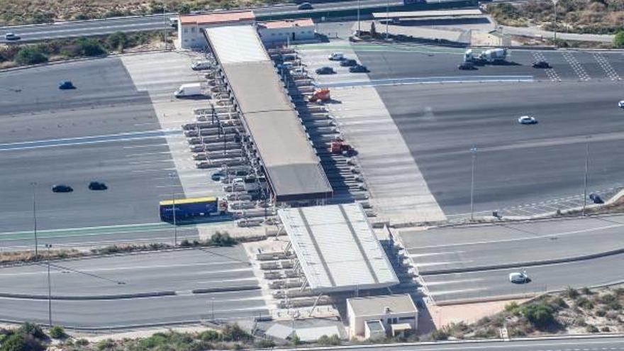 Uno de los peajes de la circunvalación de Alicante, en una vista aérea.