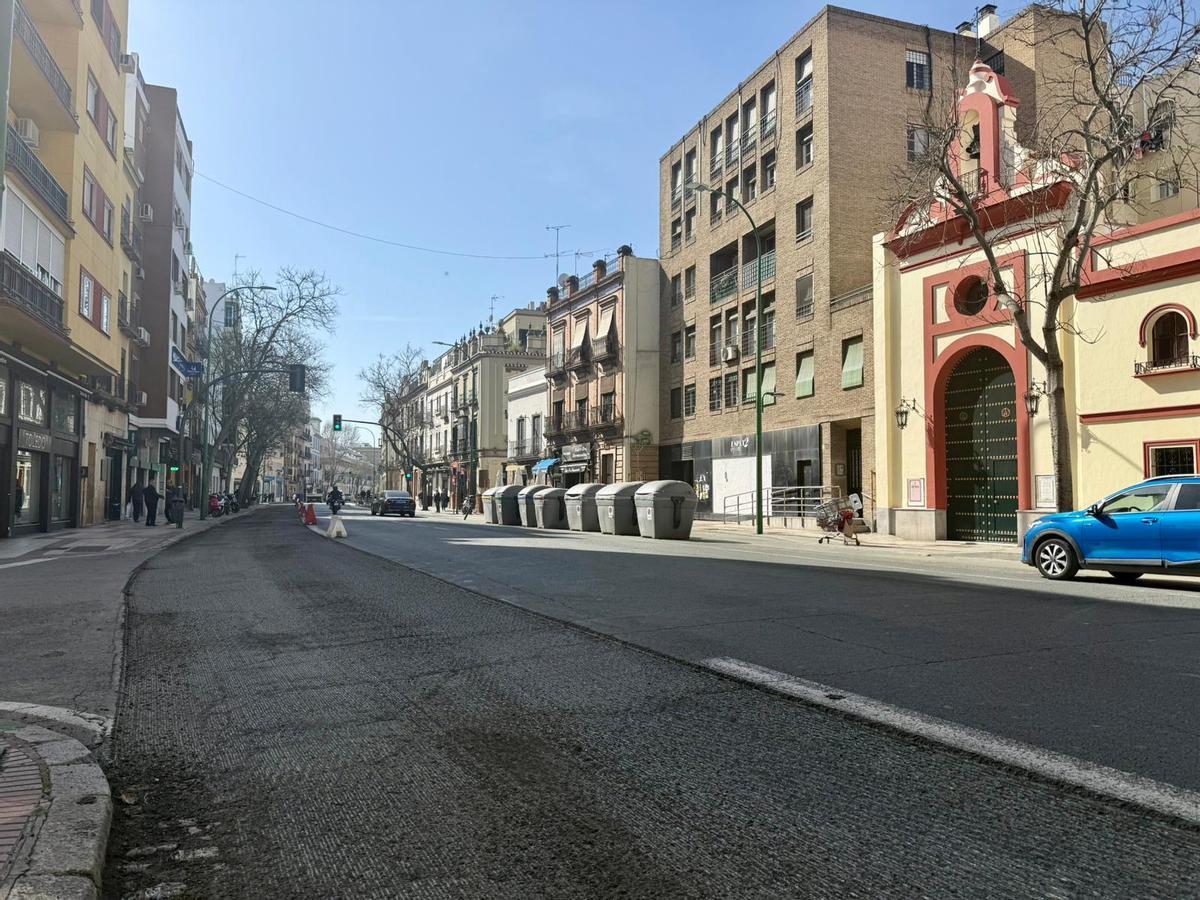 Las obras del Plan de Asfalto en Sevilla avanzan con cortes nocturnos y desvíos del Bus-Taxi