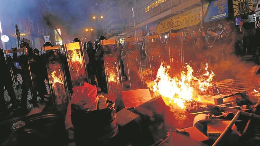 La economía de Hong Kong queda lastrada por las largas protestas