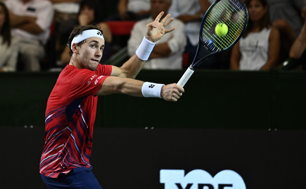 Nadal se divierte jugando al tenis junto a Sabatini en Argentina