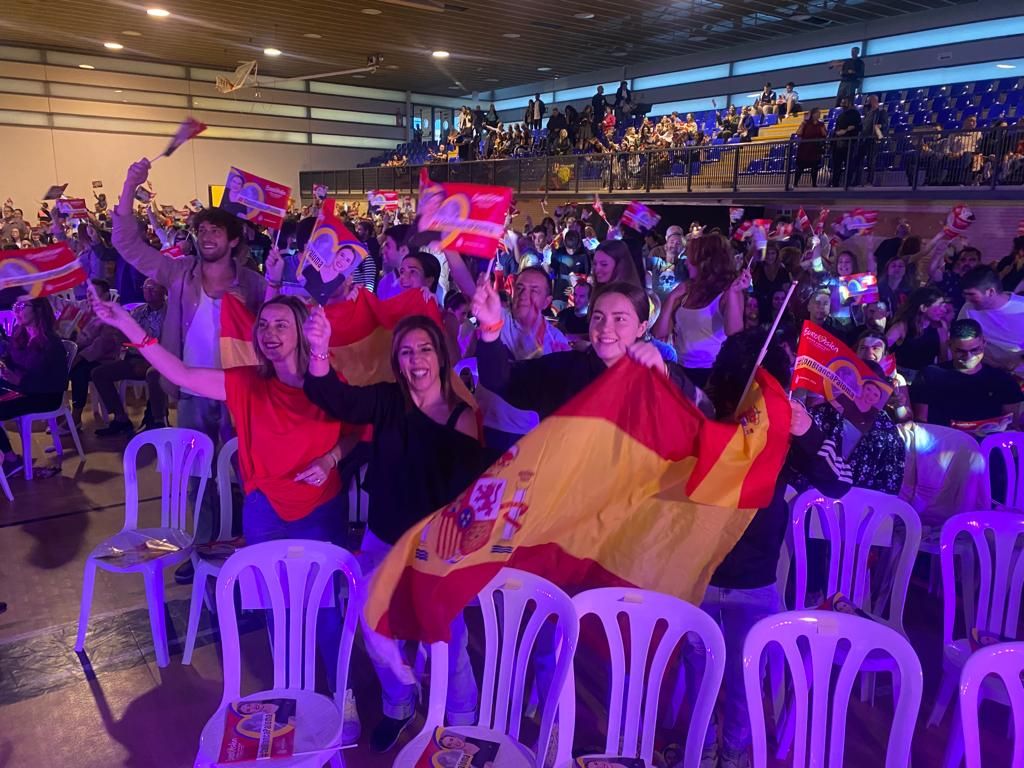 Así se esta viviendo en Elche y Altet el día de Eurovisión