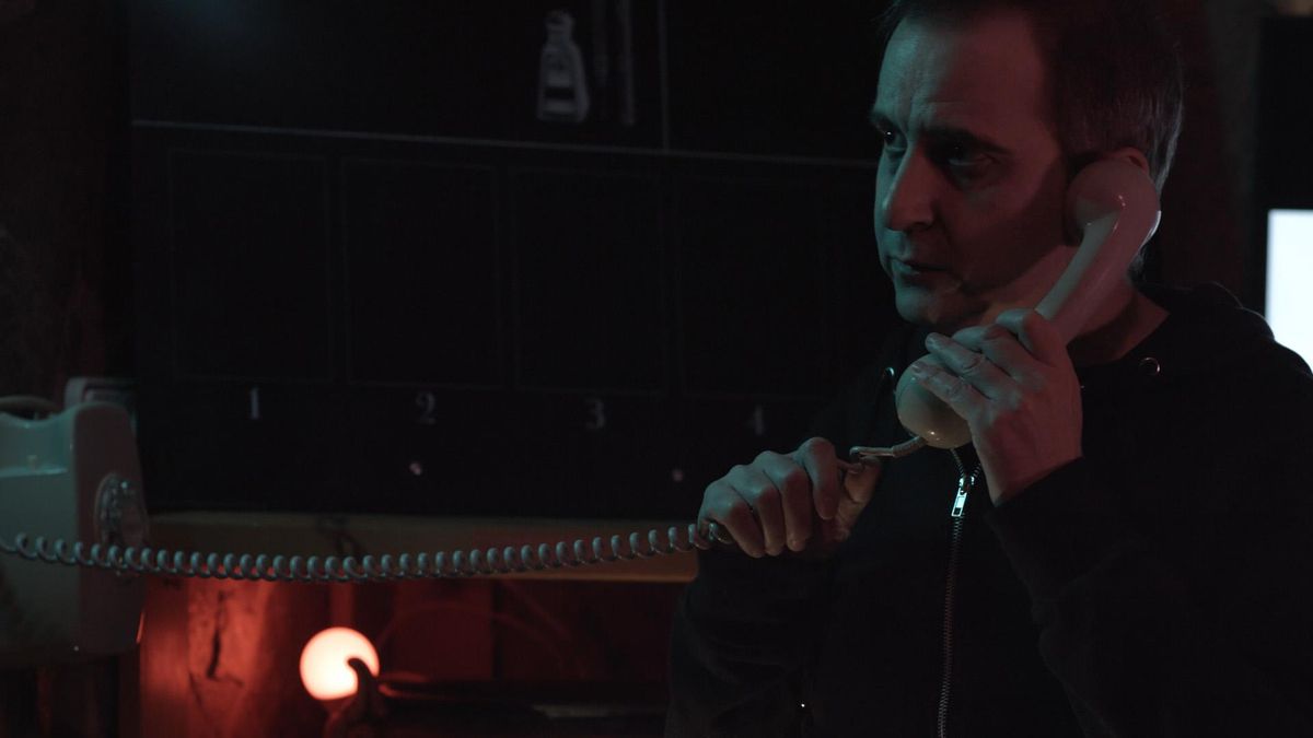 Felipe Giner, en un fotograma de &quot;Cinco&quot;