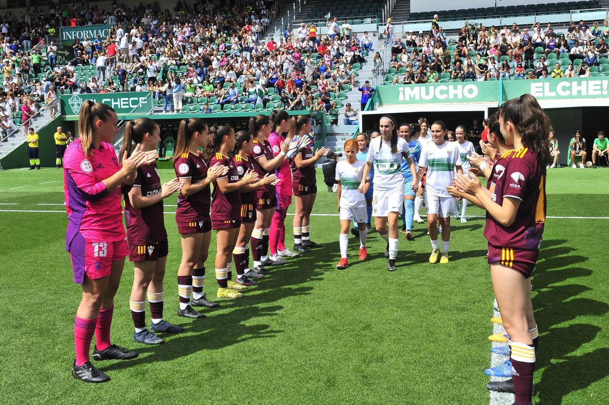 El Elche Femenino celebra su ascenso a Segunda RFEF jugando en el ...