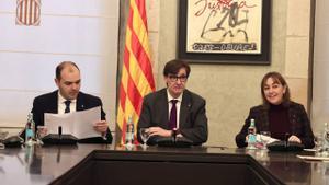 El president de la Generalitat, Salvador Illa, con los consellers Albert Dalmau y Sílvia Paneque