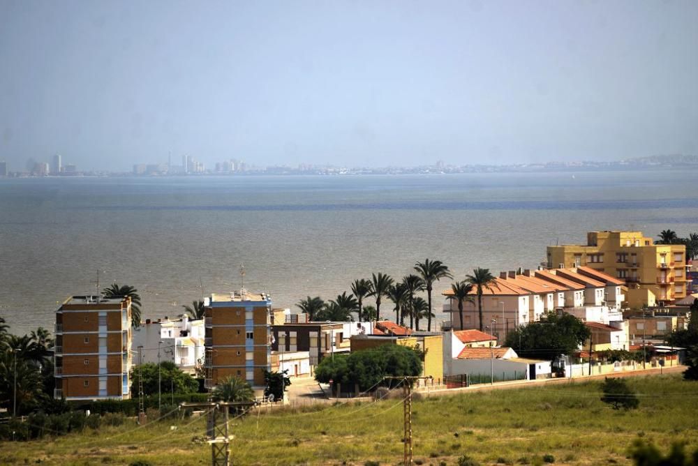 Lunes de limpieza en Los Alcázares y Los Urrutias