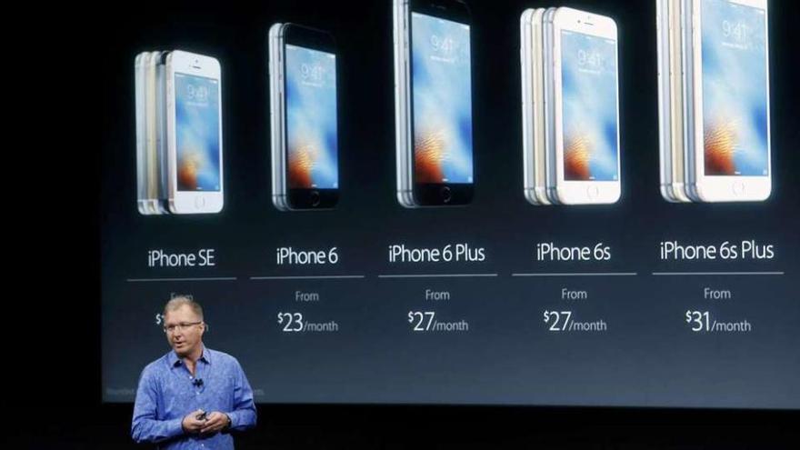 El vicepresidente de Apple Greg Joswiak, durante la presentación del iPhone SE. // Reuters