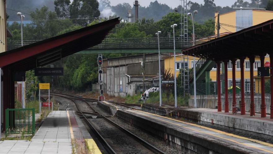 Bergondo analizará en un estudio si es viable recuperar el apeadero de tren de Guísamo