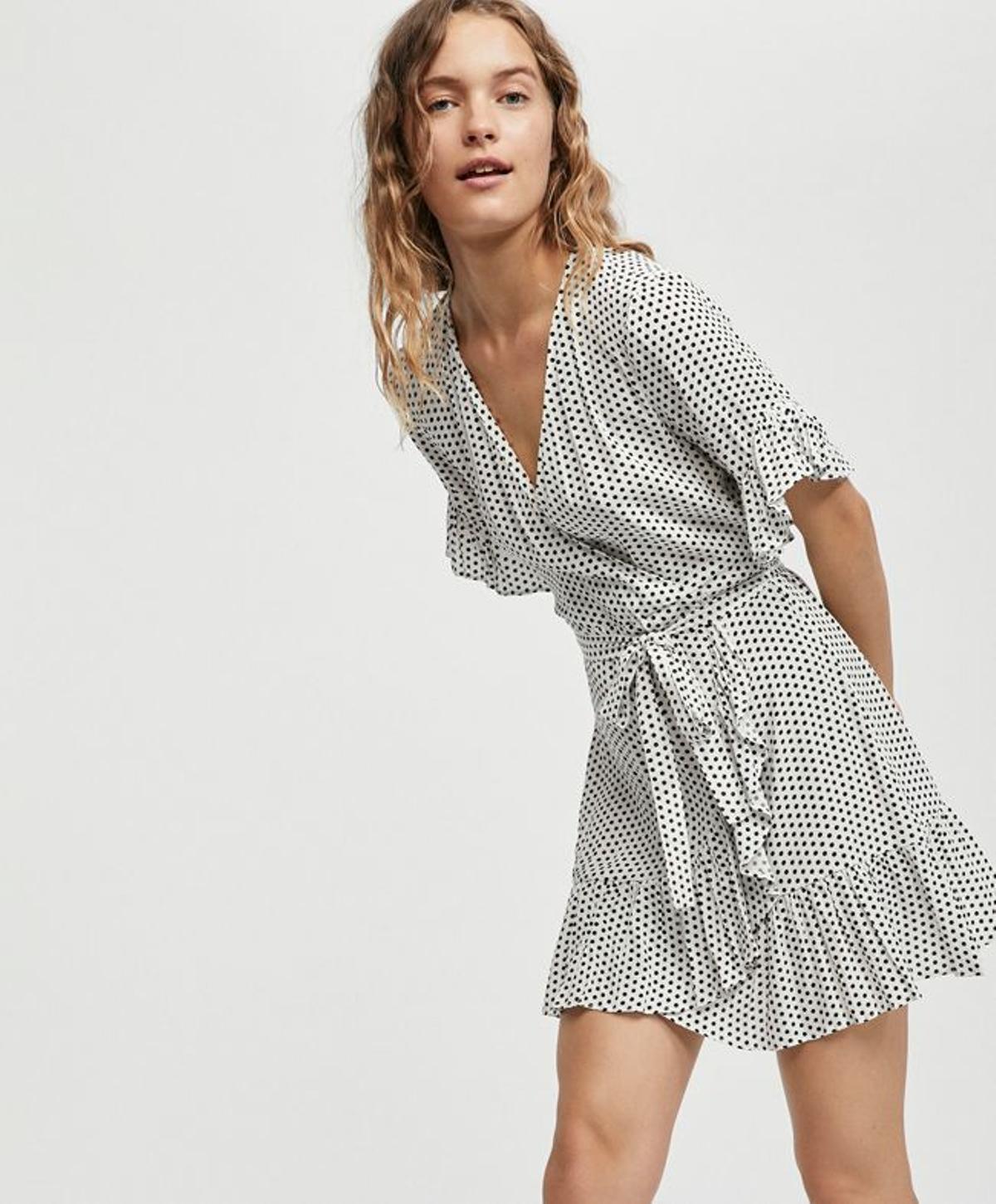 Looks 'beachy' de Oysho: vestido de topos