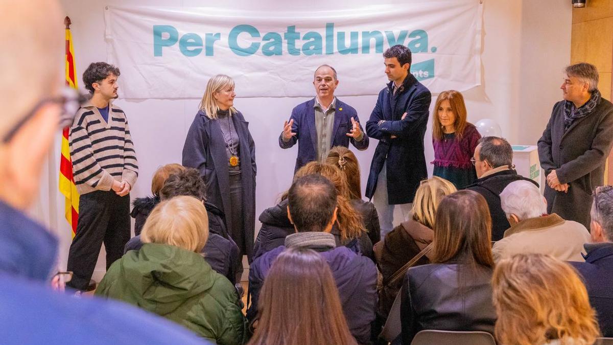 Ferran Raigon a la dreta de Jordi Turull durant la inauguració de la seu de Junts a Ripoll