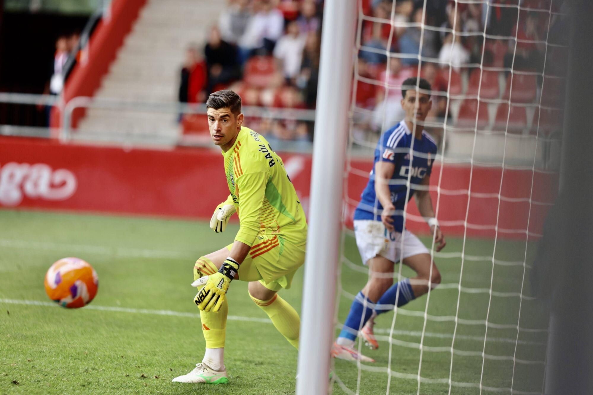 EN IMÁGENES: Ambientazo en el primer partido de la final por el ascenso a Primero entre Mirandés y Real Oviedo