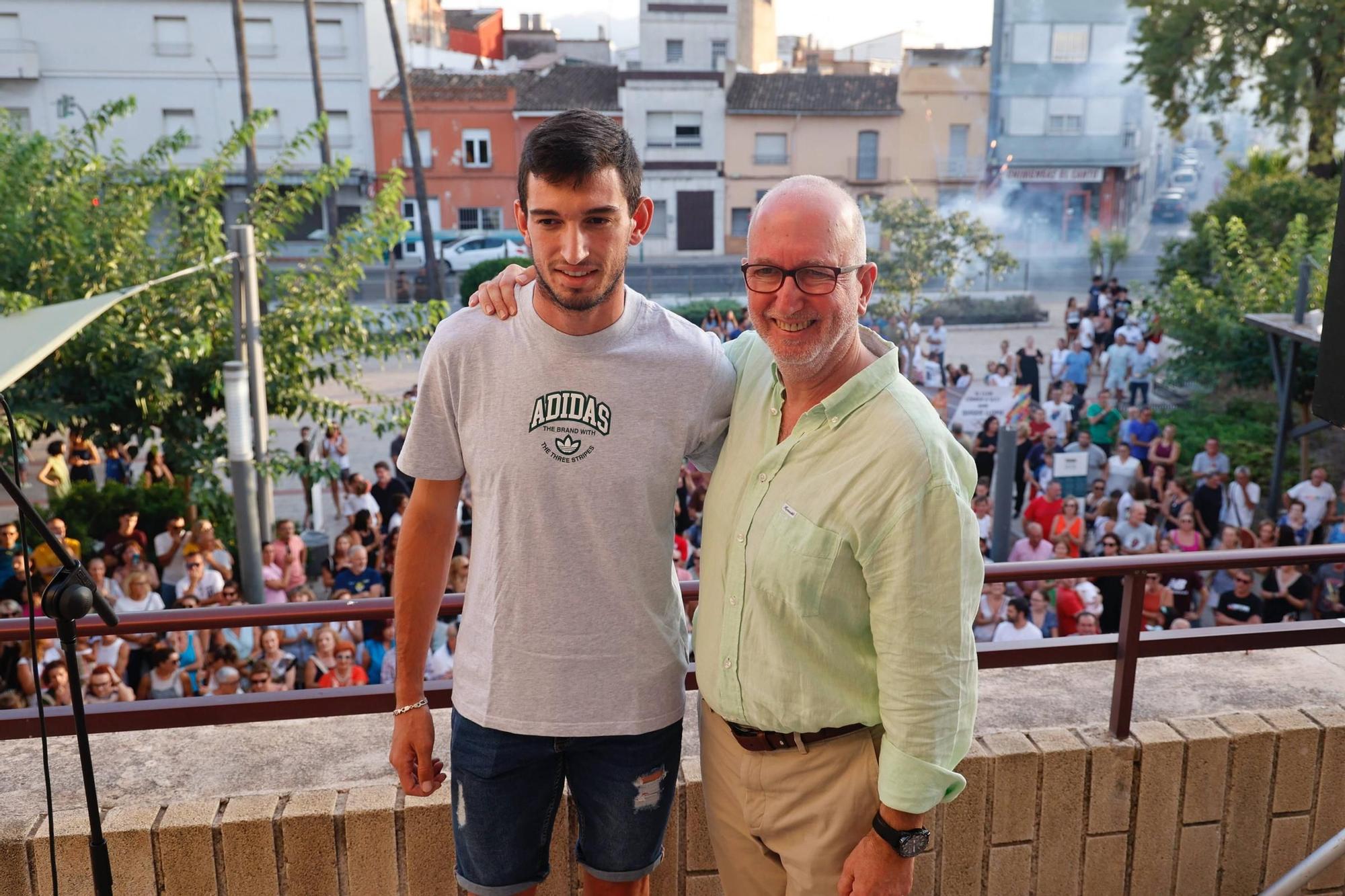 Así ha recibido Bellreguard al atleta Quique Llopis