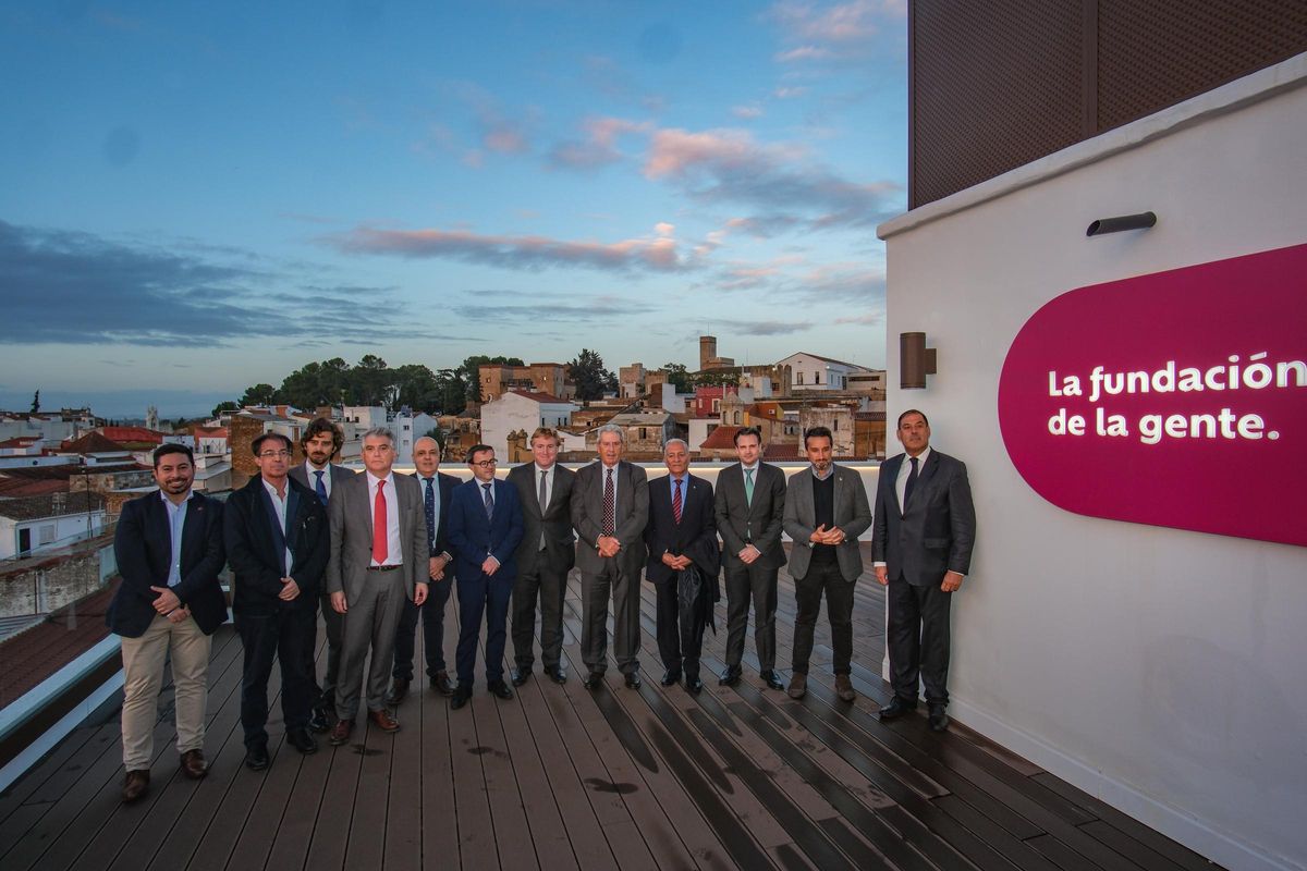 Directivos y amigos de Fundación CB en la inauguración de su nueva sede.