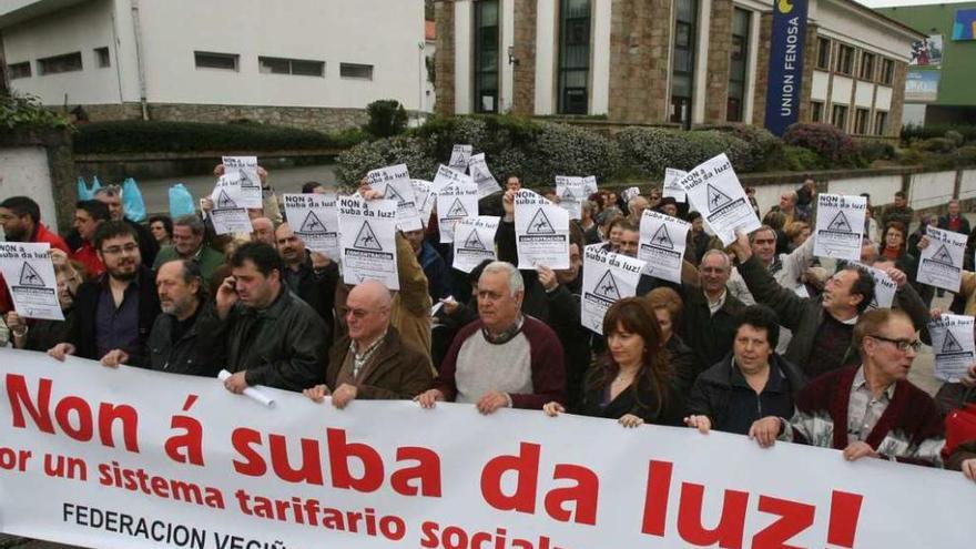 Una protesta en Galicia contra la subida de la luz en el año 2011.