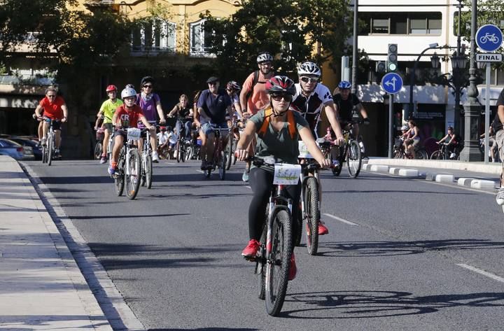 Búscate en nuestra galería del 'Día de la Bicicleta'