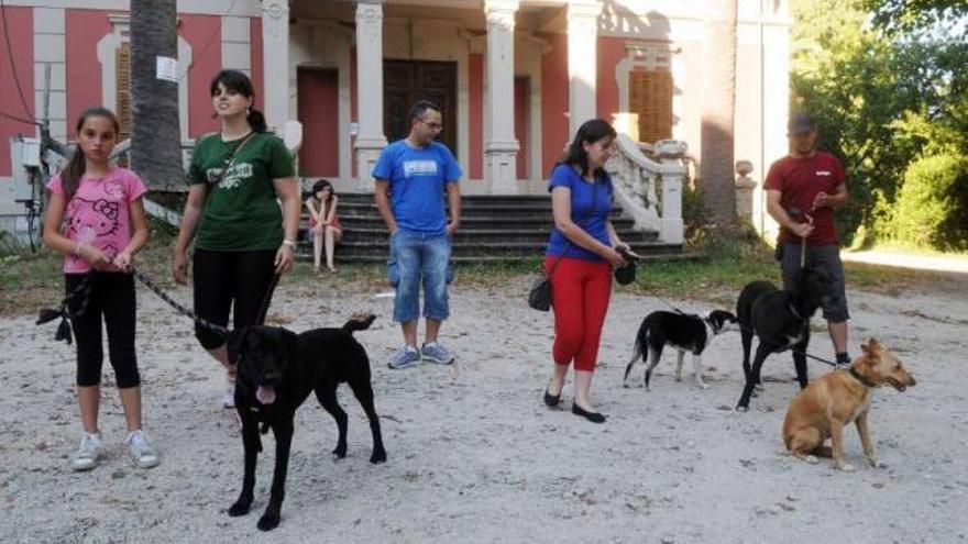 Un momento de las clases prácticas de adiestramiento en la Finca Besada.  // Gustavo Santos