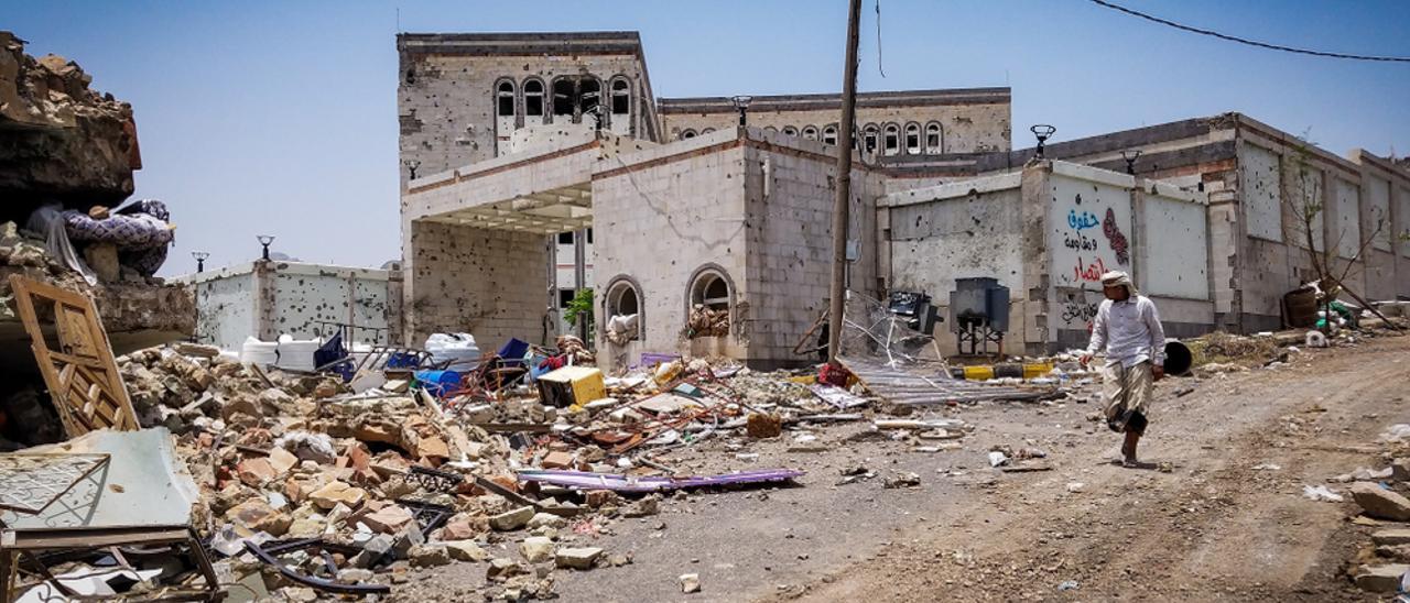 Una ciudad afectada por la guerra en Yemen.