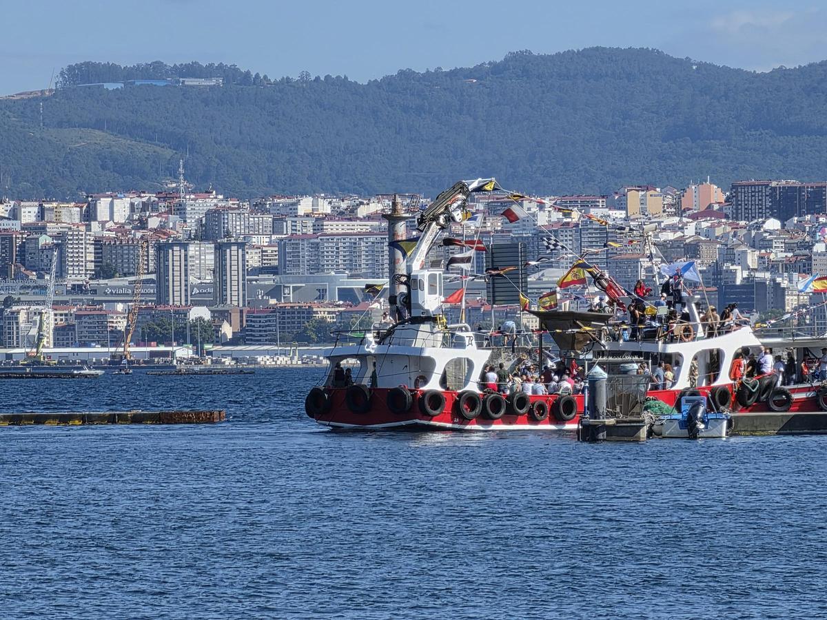 O Morrazo se echa al mar para rendir homenaje a la Virgen del Carmen O Morrazo se echa al mar para rendir homenaje a la Virgen del Carmen