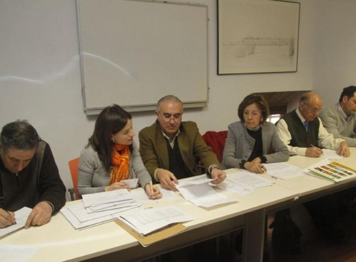 El sector del chopo pide a la Confederación que permita plantar hasta cinco metros del cauce