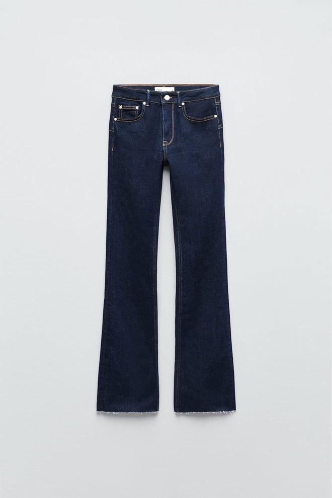 Jeans bootcut de Zara (precio: 29,95 euros)