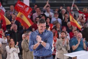 Sánchez reivindica ser zurdo y dice que no quiere tijeras y motosierras para Europa